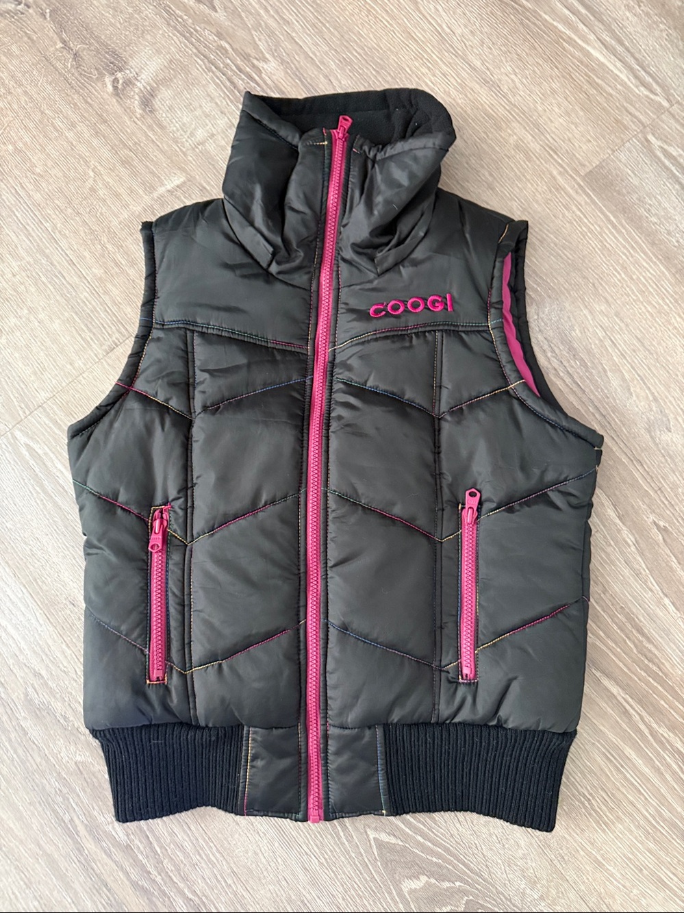 Coogi puffer vest women’s medium black with colored threads